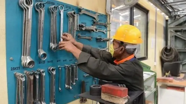 जीडीपी, अर्थकारण, उद्योग, व्यापार