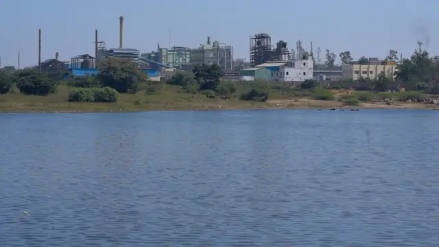 పరిశ్రల నుంచి వచ్చే రసాయనాలు చెరువులను కలుషితం చేస్తున్నాయి