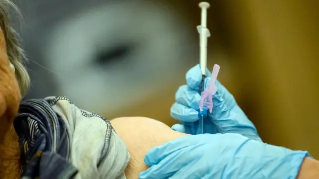 الجهود المبذولة لكشف النسخ الجديدة من فيروس كوفيد 19 في البرازيل تشمل فحص عينات من مياه الصرف الصحي في مدن مثل بيلو هوريزونتي