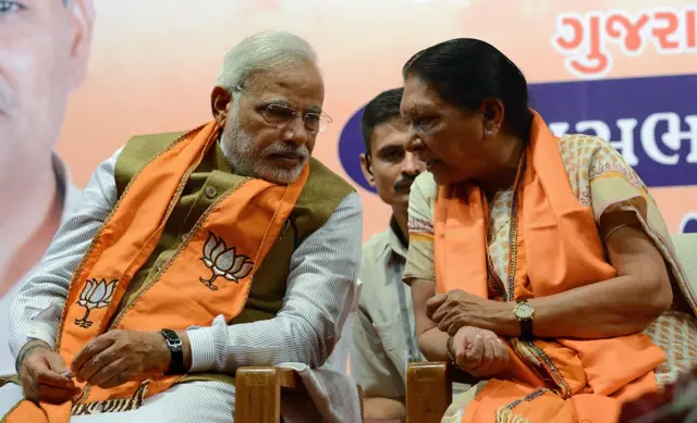 नरेंद्र मोदी, आनंदी बेन पटेल