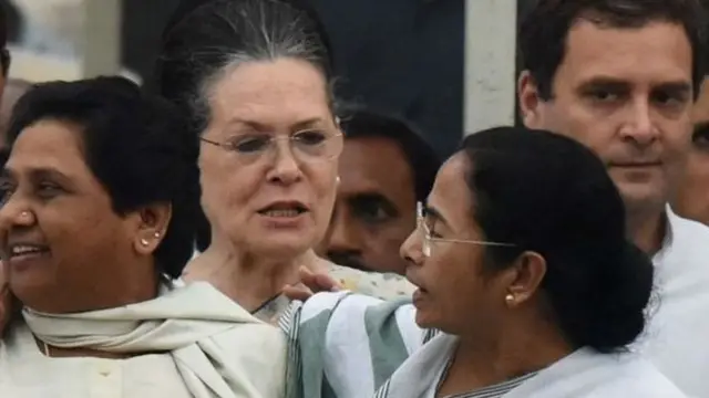 மம்தா தேர்தலுக்காக சூழலை பயன்படுத்திக்கொள்கிறார்?