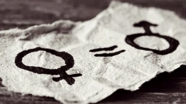 Símbolos femenino y masculino.