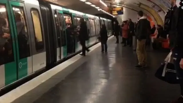 Кадр из видео в метро