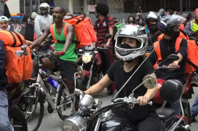 फूड डिलीवरी