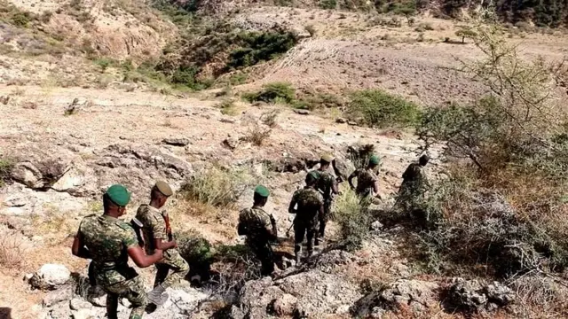 Ciidanka booliska gaarka ah ee deegaanka Oromada oo gacan ka siinaya militariga sidii loo joojin lahaa kacdoonka