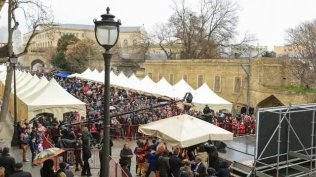 Foto.Arxiv. Içərişəhərdə Novruz bayramı. 2015-ci il