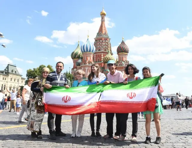 هواداران ایرانی در میدان سرخ مسکو