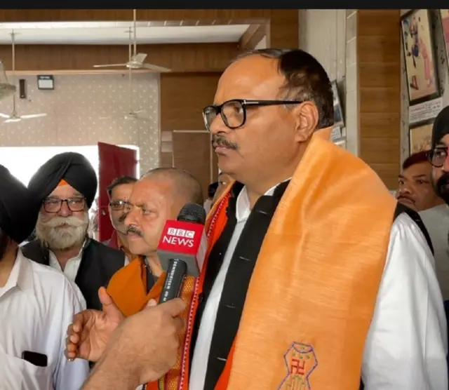 भाजपा ने योगी सरकार में कानून मंत्री ब्रजेश पाठक को अपना उम्मीदवार बनाया है