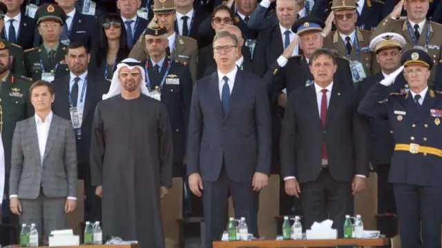 Predsednik Aleksandar Vučić sa najvišim zvanicama na vojnoj paradi u Beogradu 20. septembra 2025.