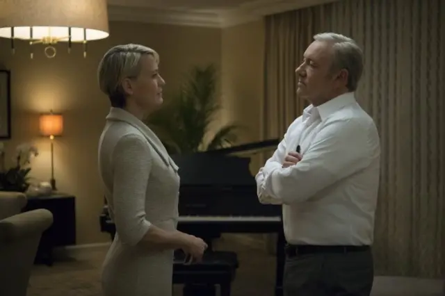 House of Cards'ta Kevin Spacey'nin diziden ayrılmasıyla başrolü son sezonda tek başına Robin Wright üstlenmişti