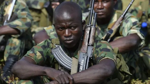 Soldats nigérians