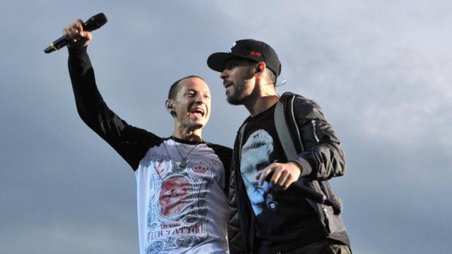 Скончался вокалист группы Linkin Park Честер Беннингтон - BBC News Русская  служба