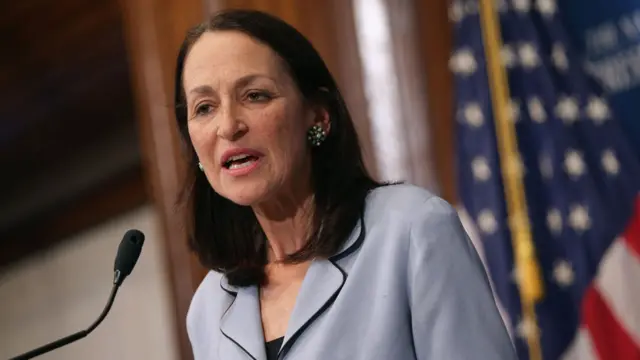 la excomisionada de la FDA Margaret Hamburg.