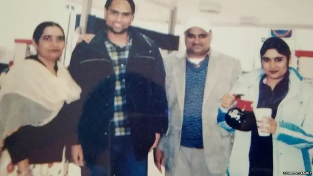 ਹਕੀਕਤ ਸਿੰਘ ਆਪਣੀ ਪਤਨੀ ਪਰਮਜੀਤ ਕੌਰ, ਲੜਕੀ ਸਲਿੰਦਰਜੀਤ ਕੌਰ ਤੇ ਆਪਣੇ ਜਵਾਈ ਨਾਲ