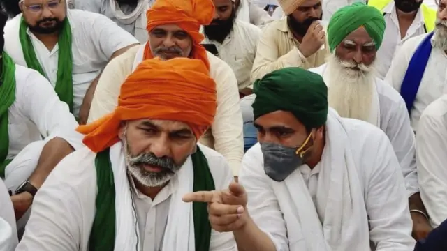 लखीमपुर खीरी में किसानों की याद में हुई 'अरदास' में जयंत चौधरी और बीकेयू नेता राकेश टिकैत