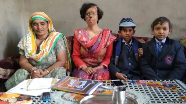 ਸੁਮਨ ਤੇ ਇਸ ਦਾ ਪਰਿਵਾਰ