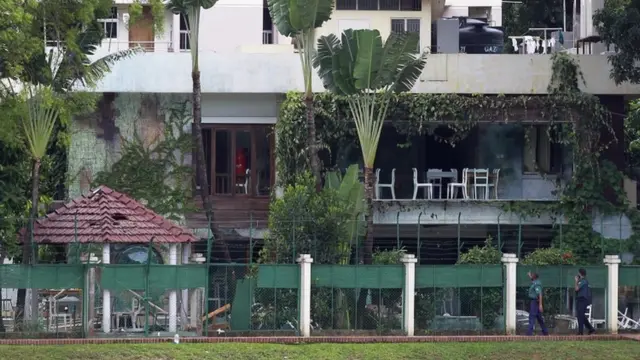 Holey Artisan Bakery