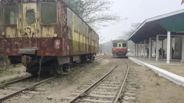 ရခိုင်ပြည်နယ်အတွင်း ရထားလမ်း