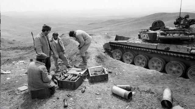 阿塞拜疆的納戈爾諾-卡拉巴赫地區的分離主義在1990年代初導致武裝衝突