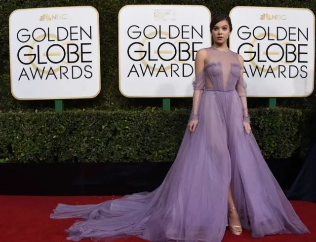Hailee Steinfeld được đề cử nữ diễn viên xuất sắc nhất cho thể loại phim ca nhạc hay hài kịch với vai diễn trong phim The Edge of Seventeen