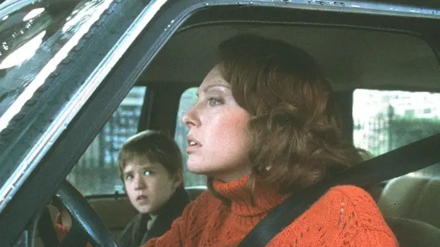 Haley Joel Osment and Toni Colette in a scene of the Sixth Sense
