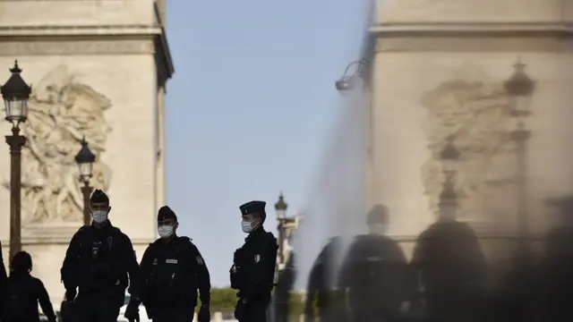 Полиция во время акции