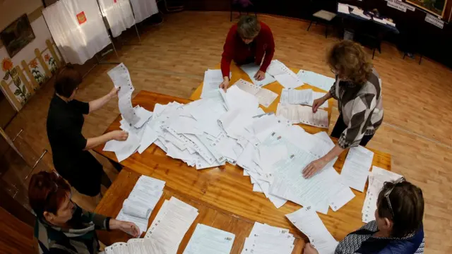 Conteo de votos en Krasnoyarsk, Siberia