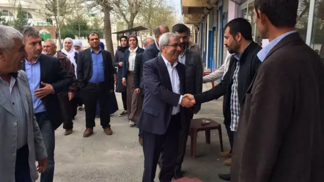 HDP Diyarbakır Milletvekili İmam Taşçıer esnaf ziyaretinde.