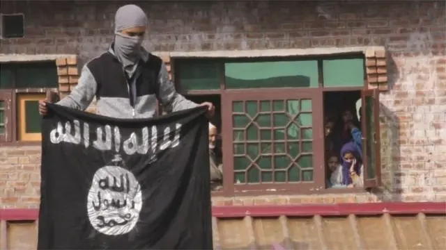 మతం విషయంలో తాలిబాన్‌లకన్నా ఐఎస్ కఠినంగా ఉంటుంది.