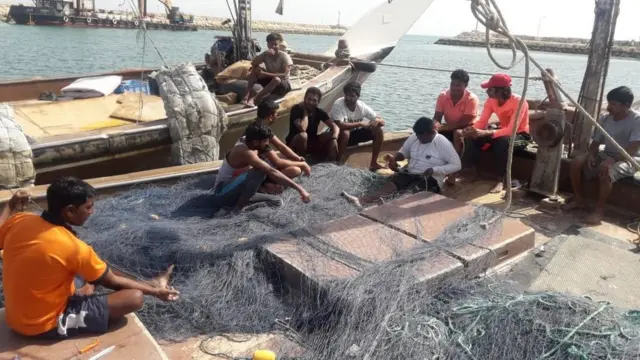 फंसे हुए मछुआरे