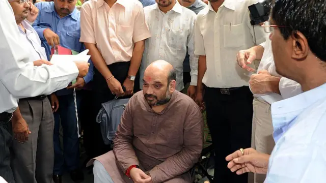 જુલાઈ-2010માં અમદાવાદની કોર્ટમાં અમિત શાહને રજૂ કરવામાં આવ્યા ત્યારે