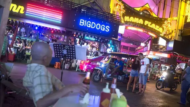 พนักงานบริการทางเพศ