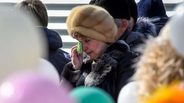 Женщина с платком