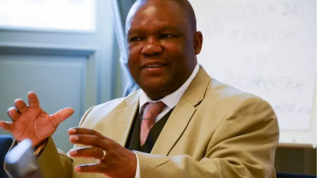 2021 Year end: Sound Sultan, Ada Jesus, Ibrahim Attahiru, T. B. Joshua, Rachel Oniga, Sani Dangote, Ahmed Gulak, Victor Uwaifo, Chike Akunyili, Lateef Jakande, Sani Dangote, Ibrahim Mantu prominent Nigerians wey die 2021