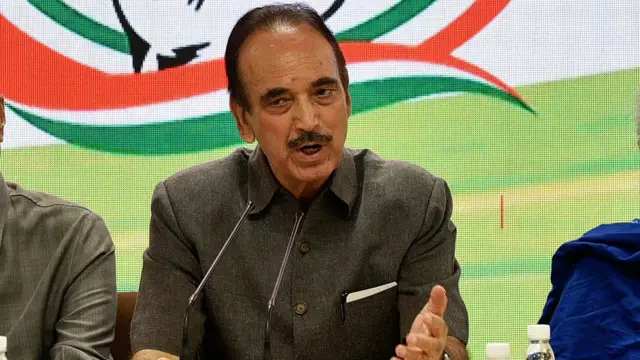 কংগ্রেস নেতা ও ভারত-শাসিত কাশ্মীরের সাবেক মুখ্যমন্ত্রী গুলাম নবি আজাদ