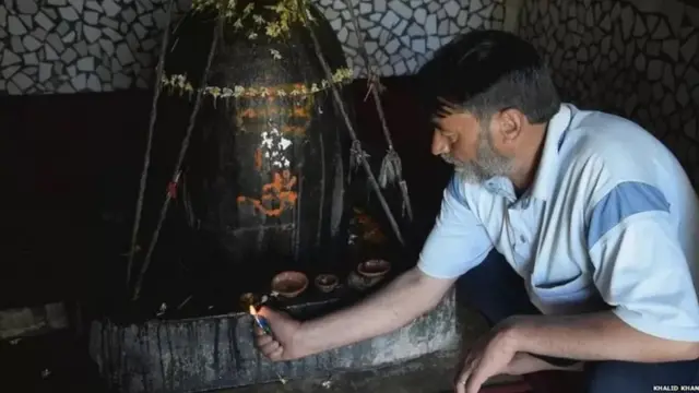 முஸ்லிம் பராமரிக்கும் இந்து கோயில்