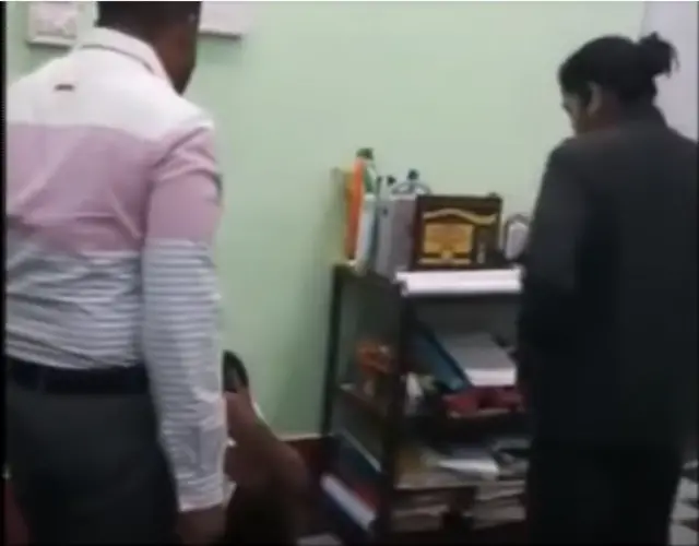 ভিডিও ছড়িয়ে পরার পরে সামাজিক মাধ্যমে ব্যাপক চর্চা চলছে বিষয়টি নিয়ে