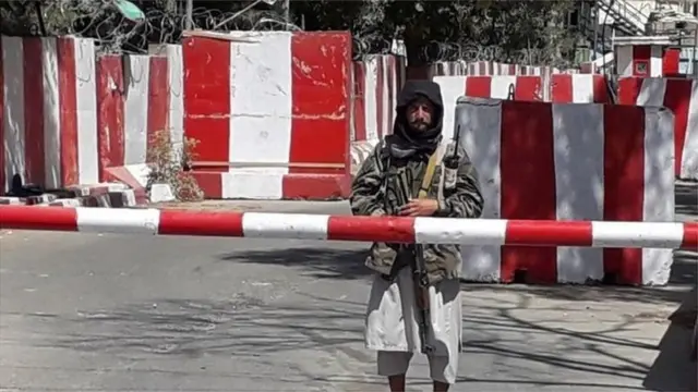 طالبانو له پرون راهیسې نږدې پنځه ولایتونه تراوسه نیولي دي.