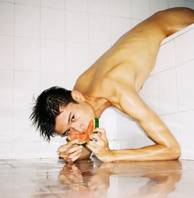 عکس از رن هنگ