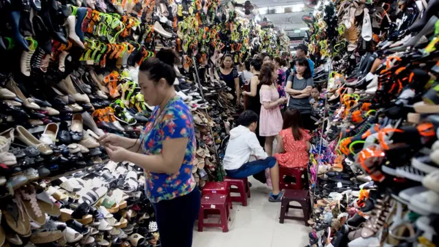 Người tiêu dùng Việt Nam vẫn chi tiền mua sắm mạnh tay