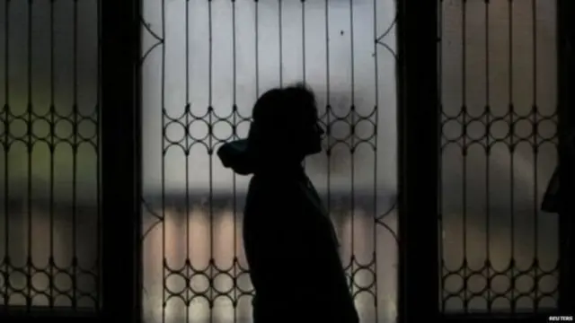 रंग के आधार पर टिप्पणियां करना दक्षिण एशिया में आम