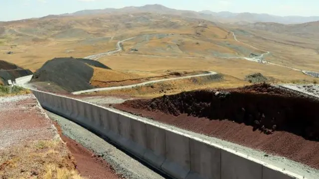 Sınırdaki duvar