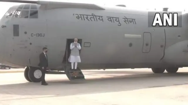 पूर्वांचल एक्सप्रेसवे पर प्रधानमंत्री नरेंद्र मोदी