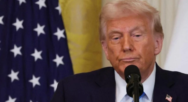 டொனால்ட் டிரம்ப்