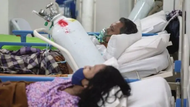 ইন্দোনেশিয়ায় অক্সিজেন সংকট বিপজ্জনক মাত্রায় পৌঁছেছে