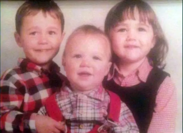 ساسكيا وشقيقاها