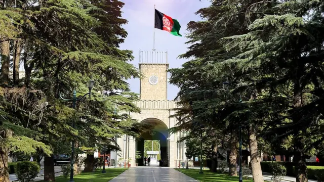 ولسمشرۍ دفتر کې یوې سرچینې ویلي، هغه کسان چې ښاغلي نور ورته اشاره کړې، د نوي والي ښاغلي داوود ساتونکي دي