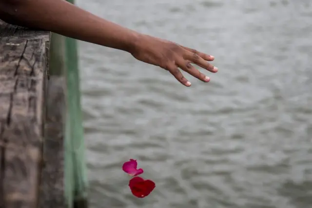 যুক্তরাষ্ট্রের ভার্জিনিয়ায় সাগরে দাস বাণিজ্য সময়ে নিহত আফ্রিকানদের স্মরণ