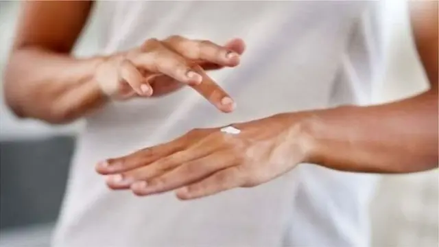 রং ফর্সা করা ক্রিম বেশ জনপ্রিয়