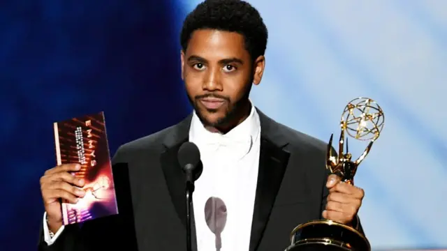 Jharrel Jerome ganó su primer Emmy como protagonista en una miniserie por su estremecedora interpretación en "When They See Us".